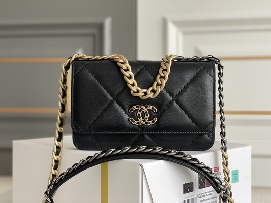 Lambskin Gold Preloved Branded Bag Chanel 19 Flap Bag Mini OEM
