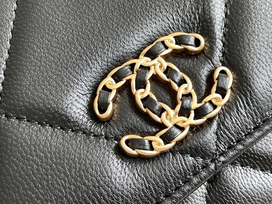 Lambskin Gold Preloved Branded Bag Chanel 19 Flap Bag Mini OEM