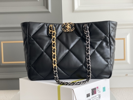 Casual Lambskin Chanel Classic Lambskin Bag Plain Party Office Style