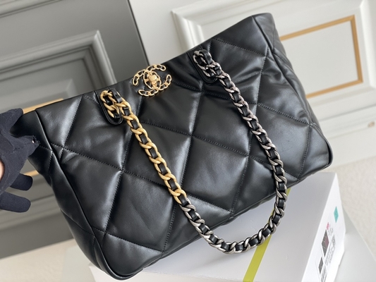 Casual Lambskin Chanel Classic Lambskin Bag Plain Party Office Style