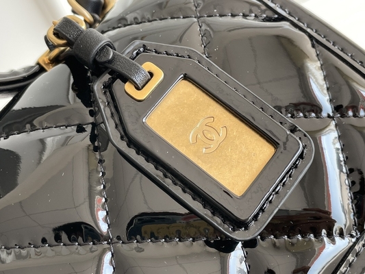 22k Women Chanel Flap Bag 2022 Patent Leather Tofu Bag Black Gold