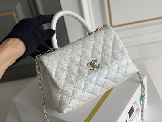***Hemming Stitching Branded Ladies Handbag Lambskin Chanel Trapezoid Bag