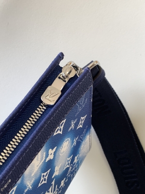 Small Gaston Louis Vuitton LV Pochette Wallet Double Zip Wearable 