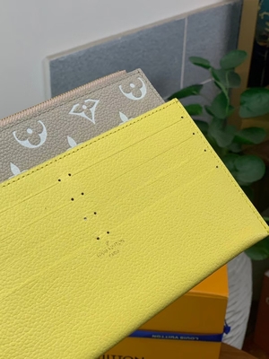 White Pochette Felicie LV Bag Spring In The City Monogram Empreinte