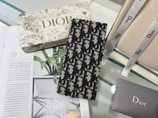 Embossed Vertical CD Christian Dior Mens Wallet Diamond Zippered