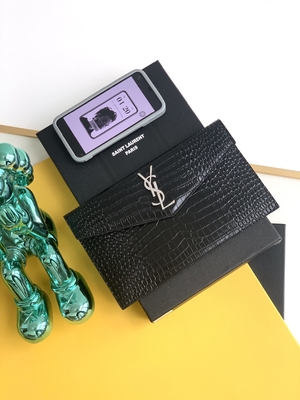 Embossed Saint Laurent Preloved Branded Bag Uptown Leather Clutch Grain De Poudre