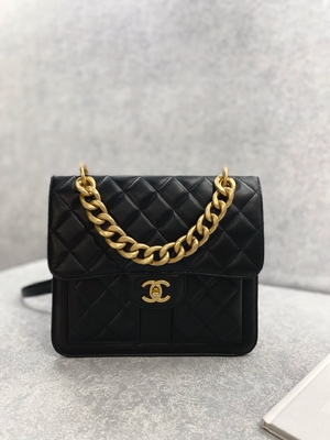 2023 SS Chanel Woc Zipper Clutch bag Casual Street Style