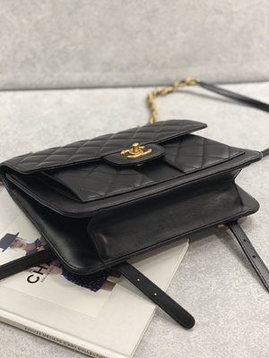 2023 SS Chanel Woc Zipper Clutch bag Casual Street Style