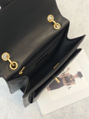 2023 SS Chanel Woc Zipper Clutch bag Casual Street Style