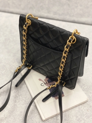 2023 SS Chanel Woc Zipper Clutch bag Casual Street Style