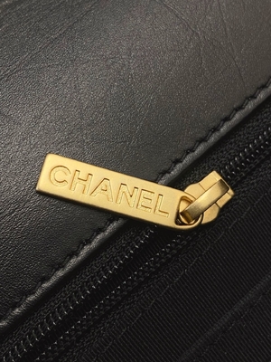 2023 SS Chanel Woc Zipper Clutch bag Casual Street Style