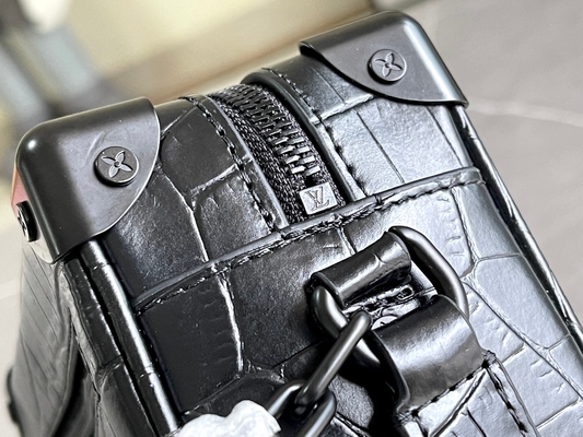 Crocodilien Matte Black Louis Vuitton LV Soft Trunk Mini Small Patent Leather