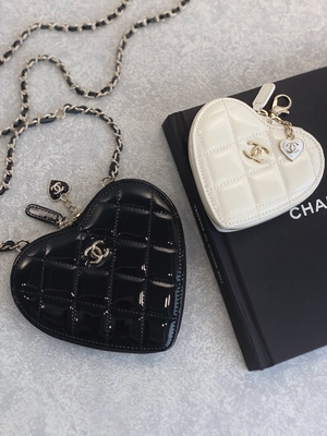 Chain Lacquered Calfskin Preloved Branded Bag Gold Tone Metal Black And White